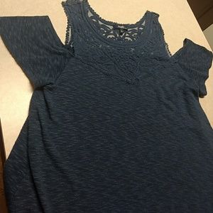 Off the shoulder blue lace detailed shirt